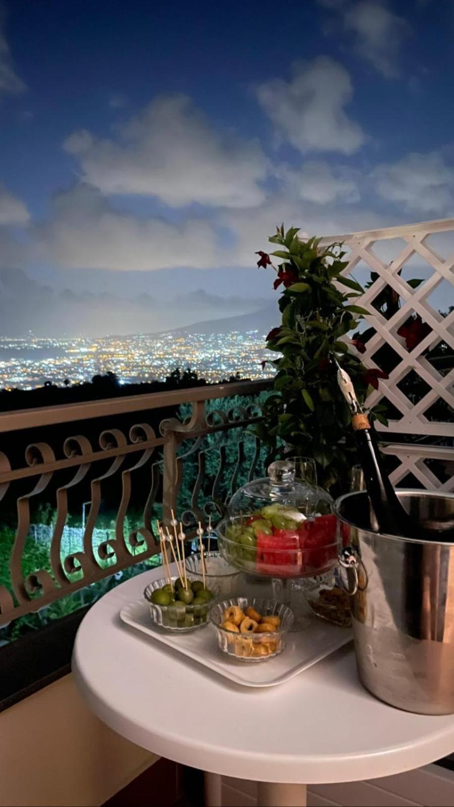 Bed and Breakfast La Vigna Del Vento à Casola di Napoli Extérieur photo
