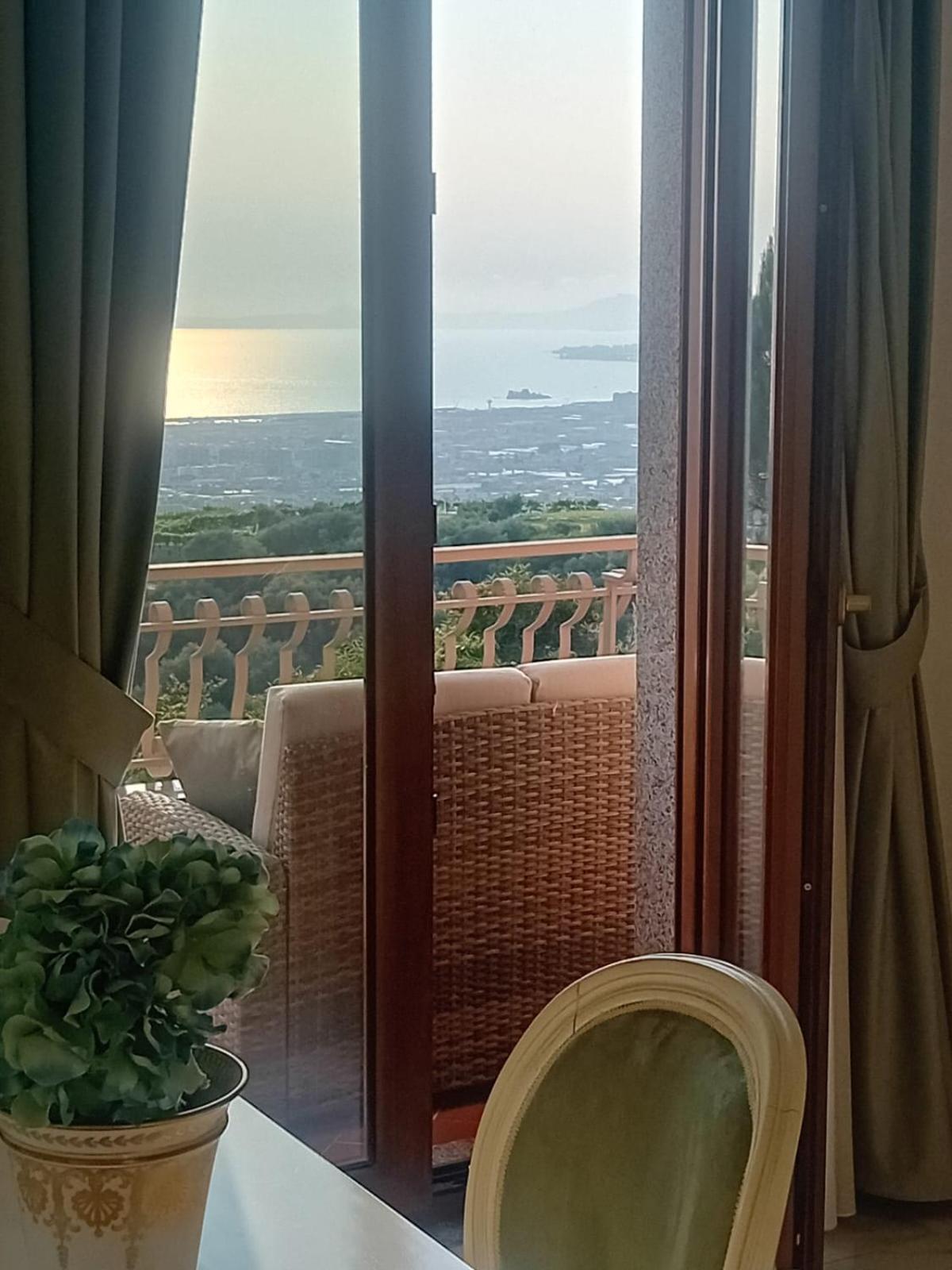 Bed and Breakfast La Vigna Del Vento à Casola di Napoli Extérieur photo