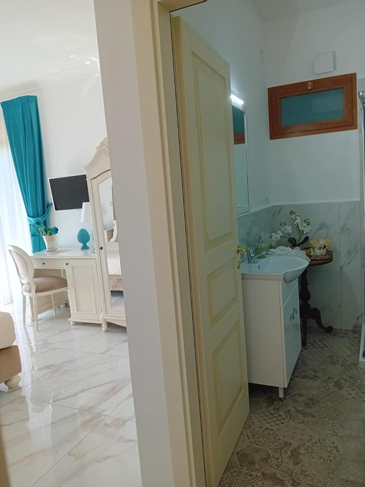 Bed and Breakfast La Vigna Del Vento à Casola di Napoli Extérieur photo