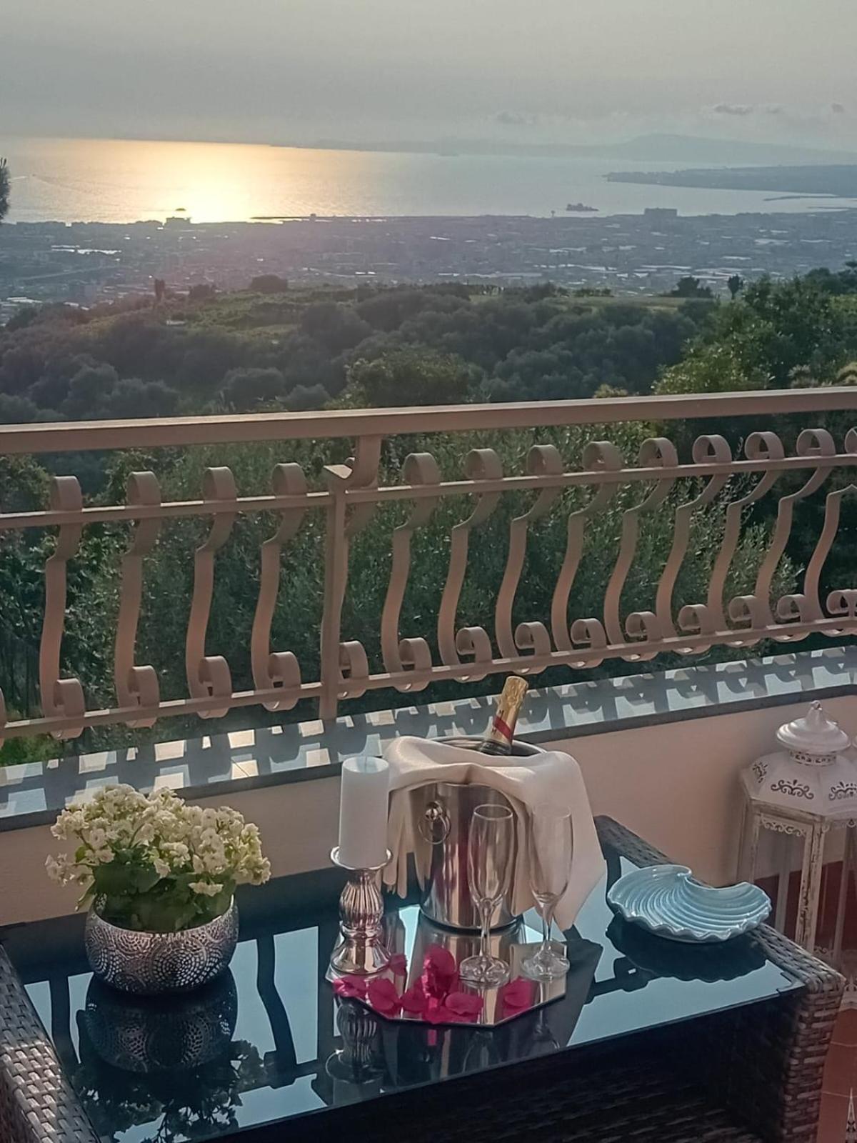 Bed and Breakfast La Vigna Del Vento à Casola di Napoli Extérieur photo